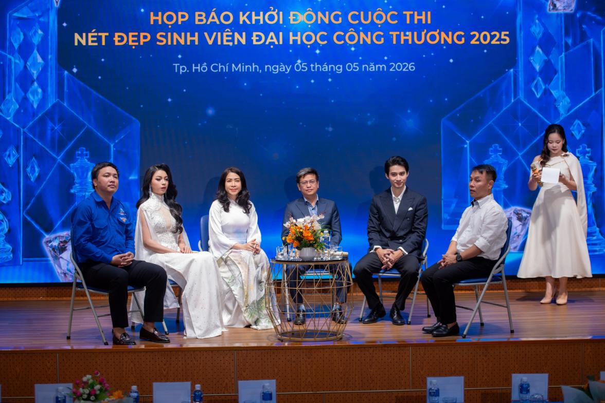 2 Toàn Cảnh Các đại Biểu Trả Lời Câu Hỏi Của Báo Chí Ảnh Michael Neo (1)