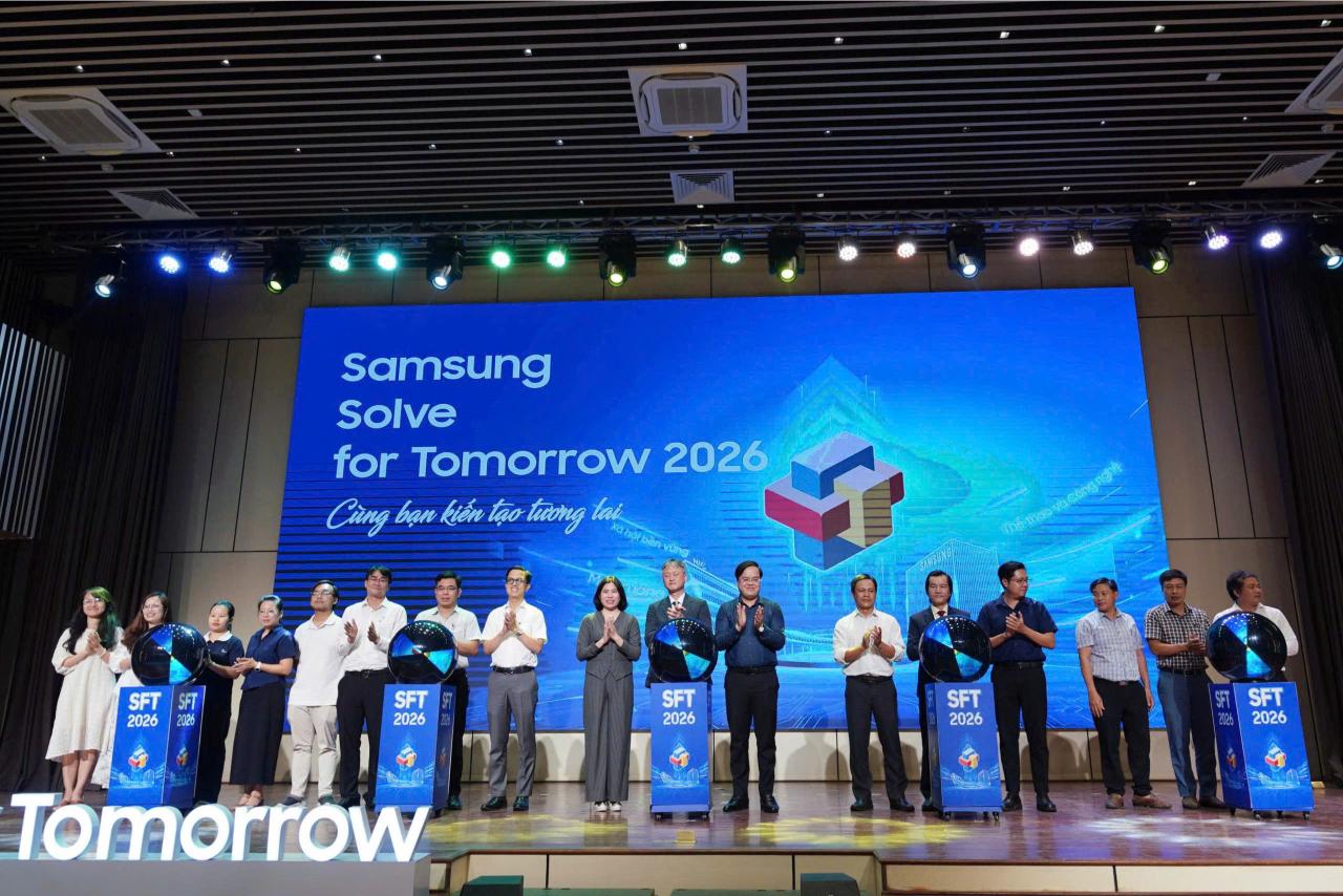 Dai Bieu Thuc Hien Nghi Le Khoi Dong Cuoc Thi Samsung Solve For Tomorrow 2026 Khu Vuc Mien Trung 1 3