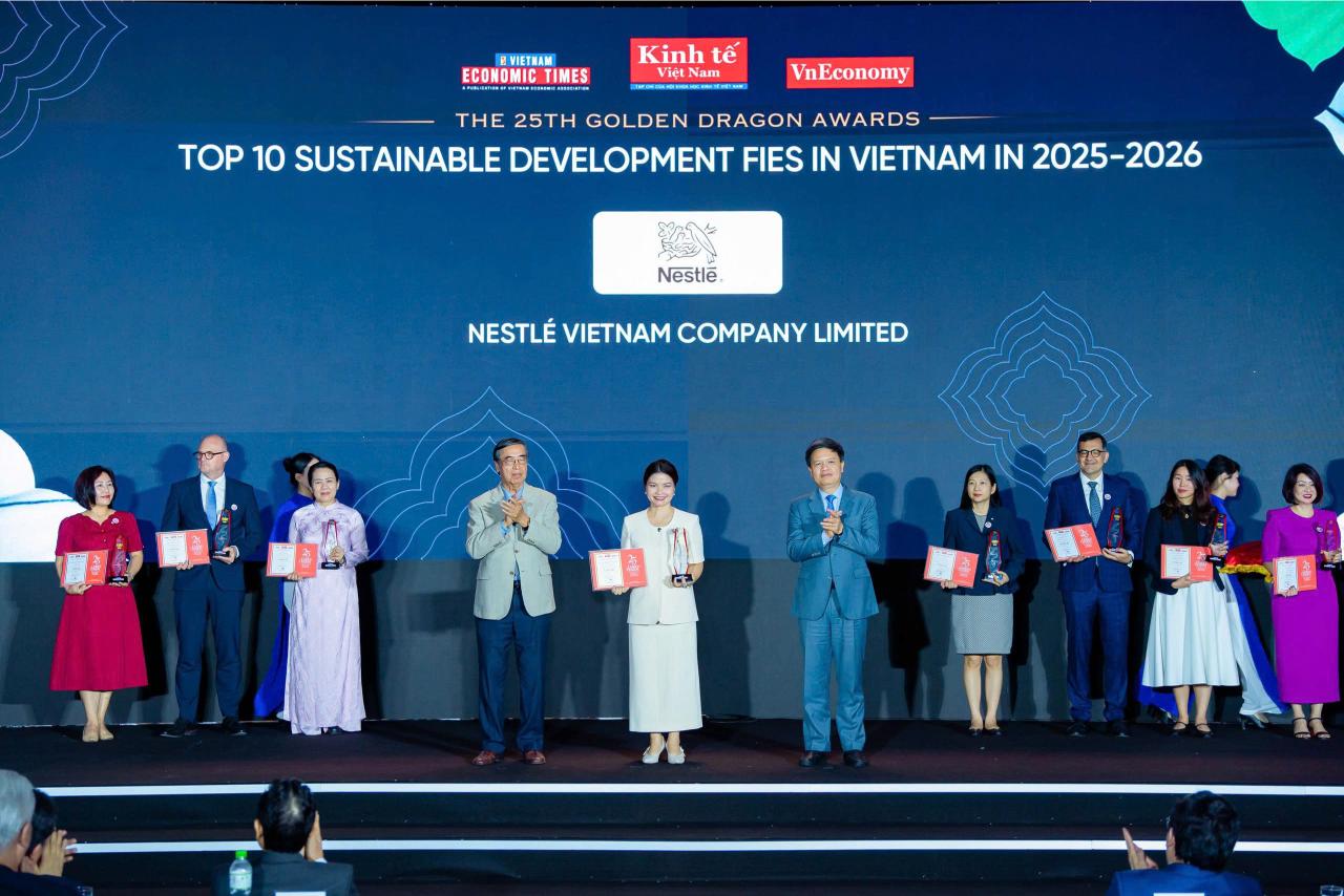 Nestle Viet Nam Duoc Vinh Danh Top 10 Doanh Nghiep Fdi Phat Trien Ben Vung Tai Hang Muc Phat Trien Chuoi Gia Tri Nong Nghiep Ben Vung Tai Le Trao Giai Rong Van 2