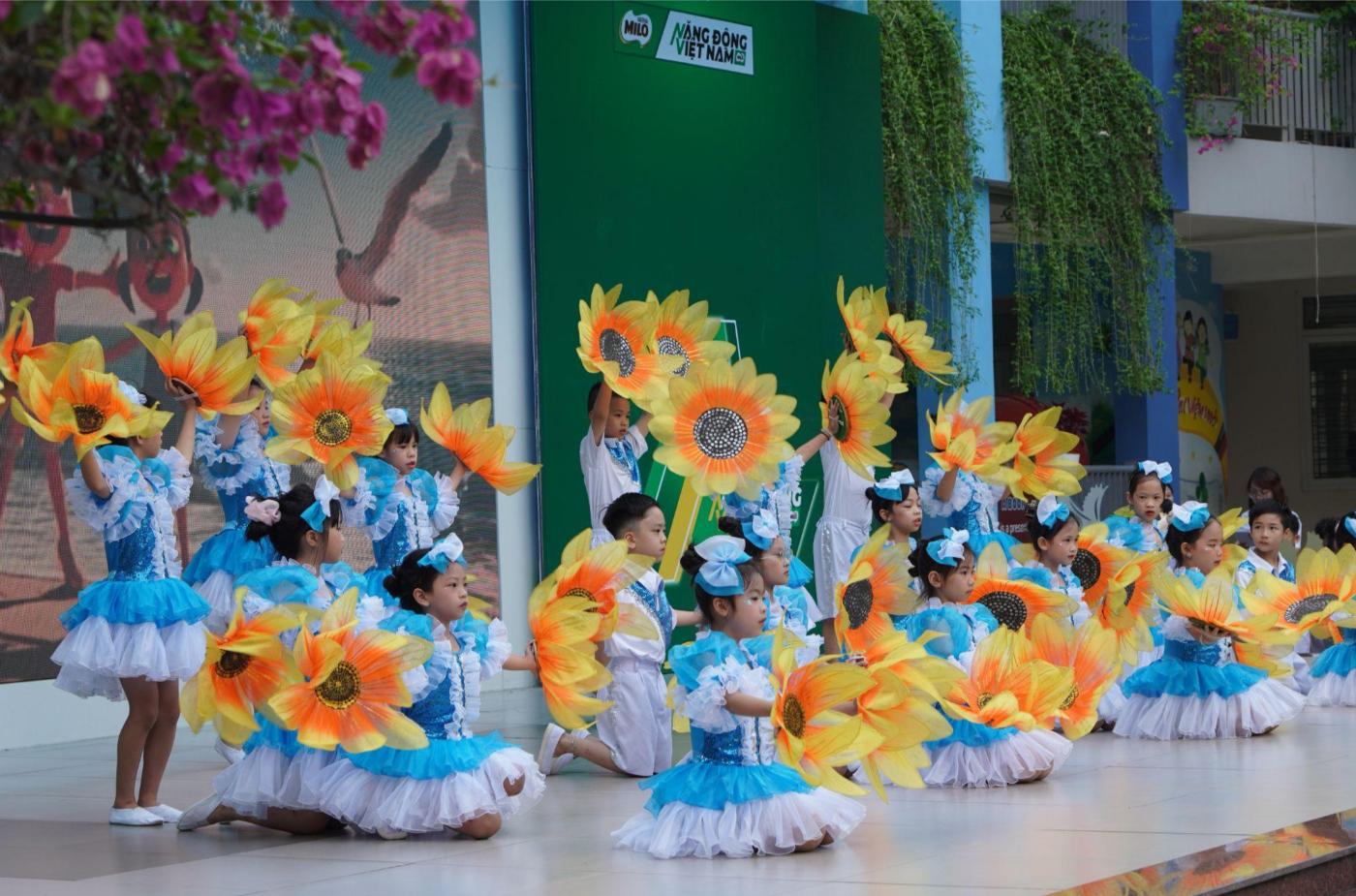 Khoi Dong Cuoc Thi Toan 401778495166 (2)