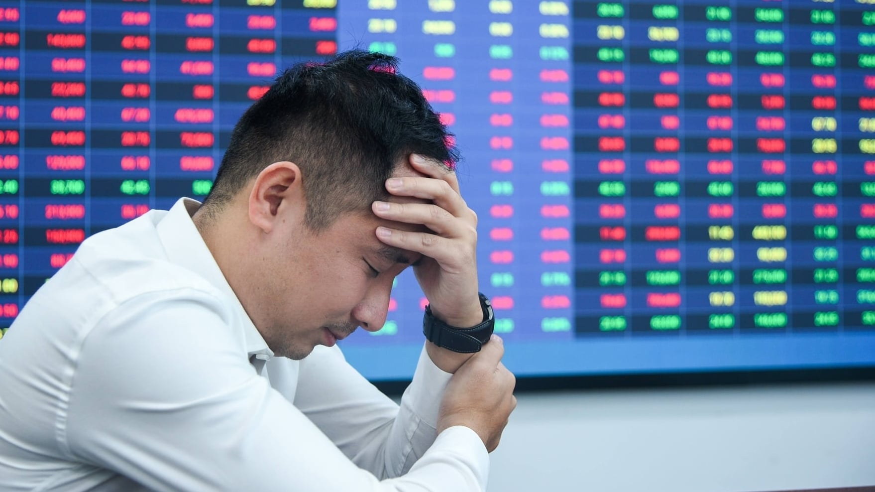 Khối ngoại bán ròng hơn 3.200 tỷ đồng, VN-Index lùi xa mốc 1.900 Khối ngoại bán ròng hơn 3.200 tỷ đồng, VN-Index lùi xa mốc 1.900
