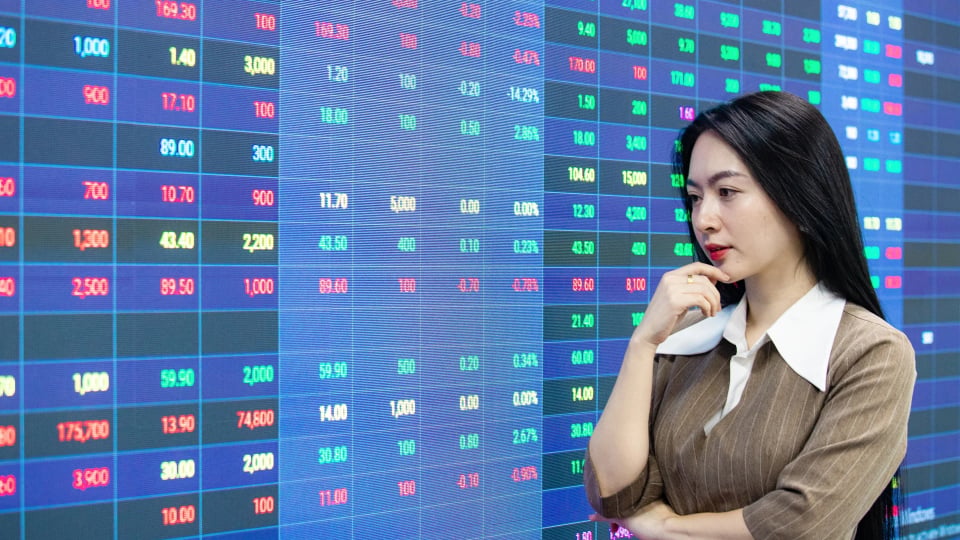 Khoi Ngoai Ban Rong Phien Thu 15 Lien Tiep Vn Index Lai Truot Moc 1 900 2