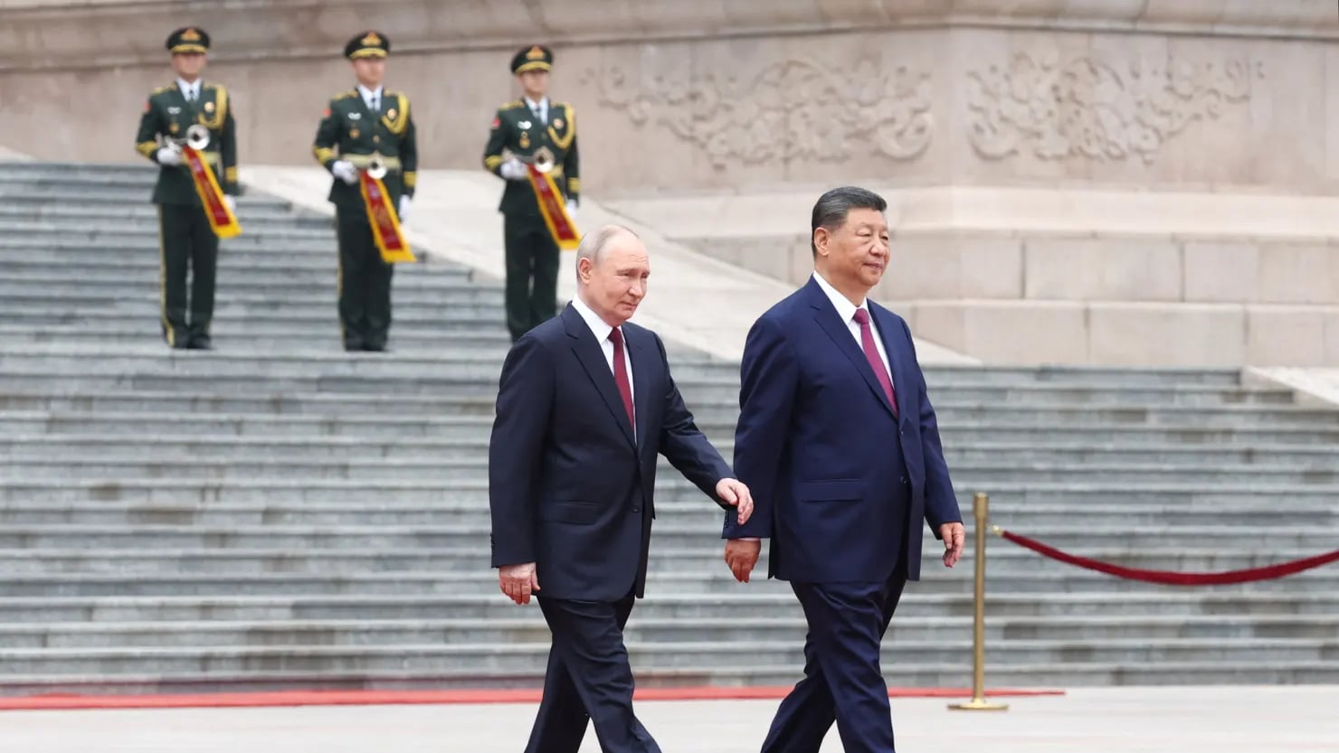 Ong Putin Va Ong Tap Ban At Chu Bai Nang Luong Giua Cu Soc Trung Dong 2