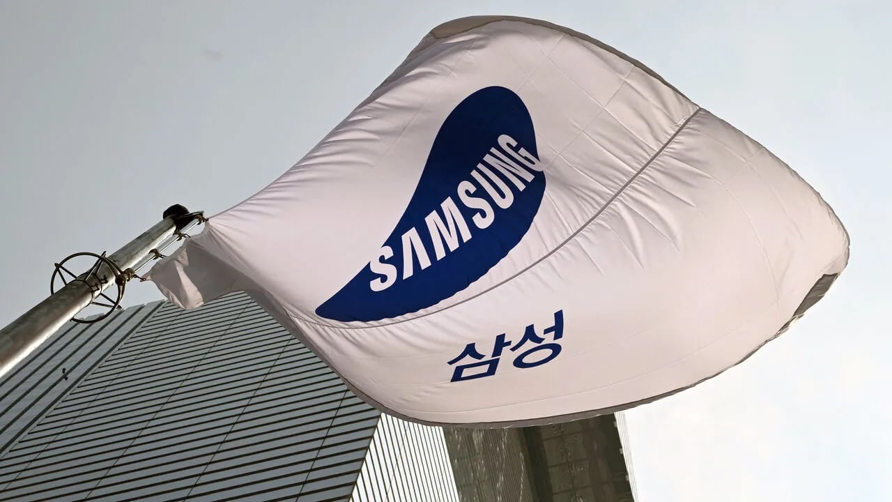 Samsung thoát hiểm phút chót: Thoát cú sốc 20 tỷ USD, giá smartphone toàn cầu tăng vọt Samsung thoát hiểm phút chót: Thoát cú sốc 20 tỷ USD, giá smartphone toàn cầu tăng vọt