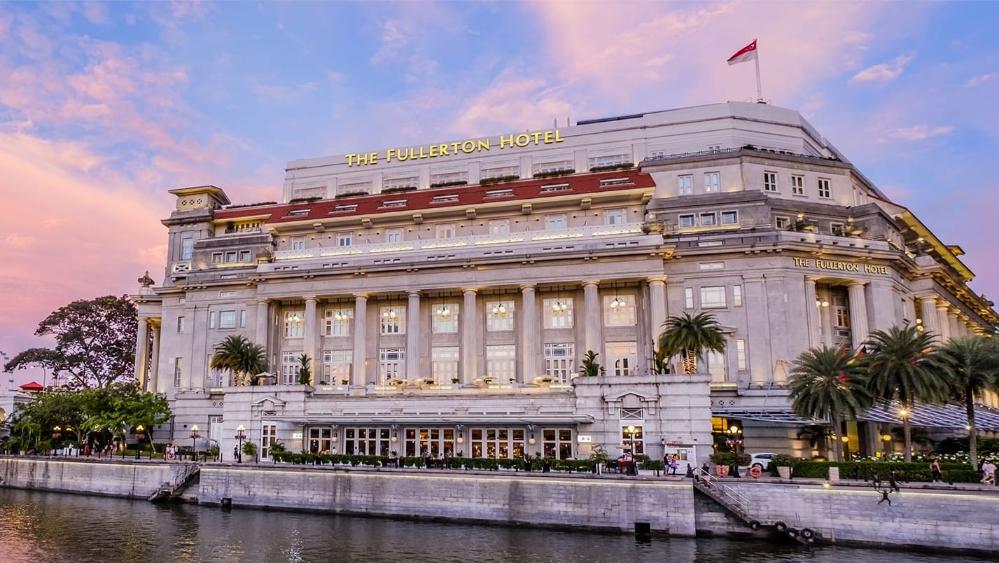The Fullerton Hotel – Khách Sạn Biểu Tượng Kiến Trúc Tân Cổ điển Bên Dòng Sông Singapore