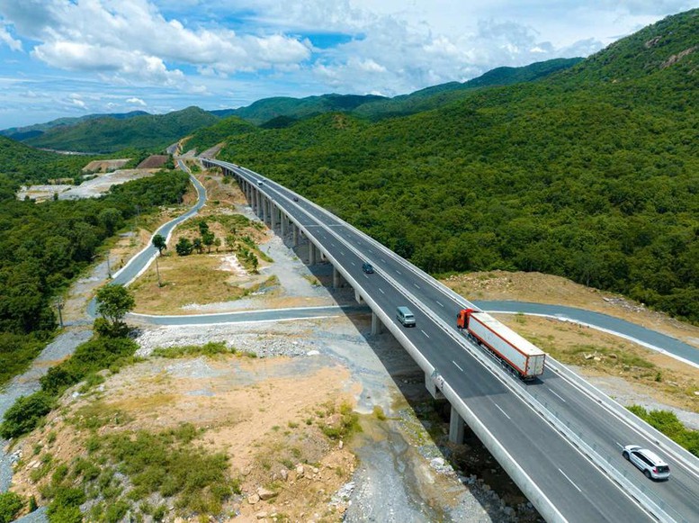 De Xuat Xay 64km Cao Toc Duc Hoa My An Su Dung Toan Bo Cau Can 1