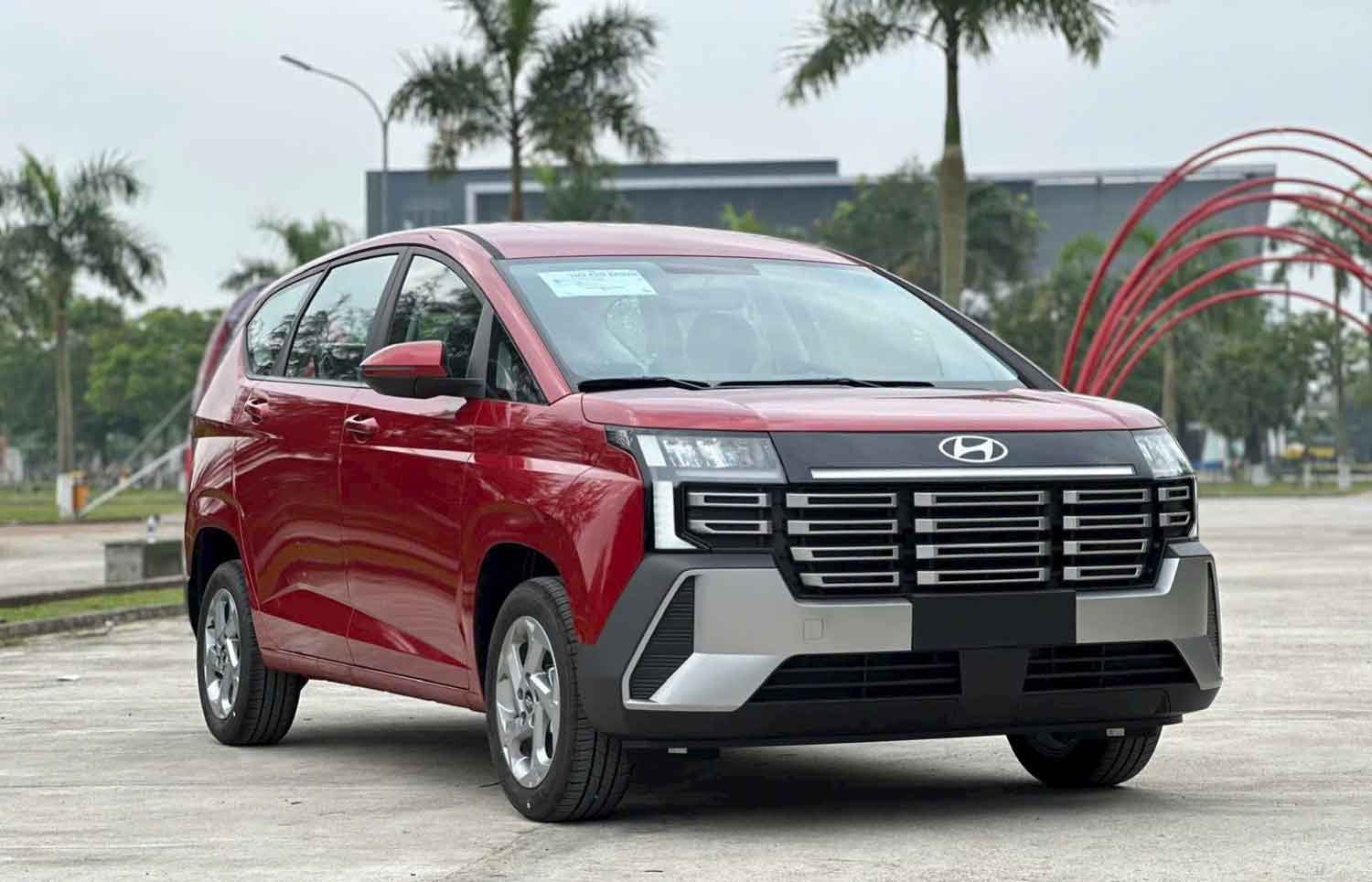 Hyundai Stargazer Toyota Veloz Mitsubishi Xpander Lien Tuc Ha Gia Ban 4