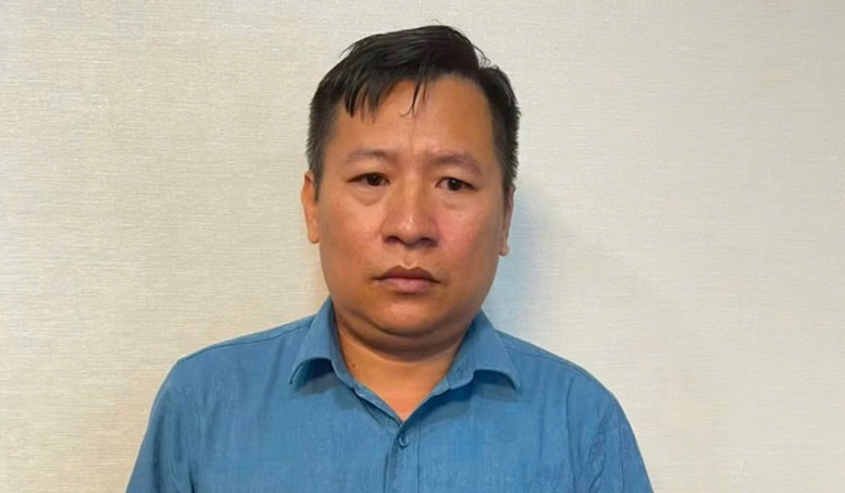 Khoi To Bat Tam Giam Doi Tuong Gia Danh Lanh Dao Cap Vu Lua Chay An 1