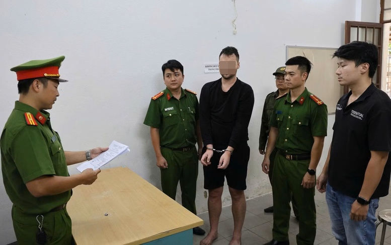 Khoi To Mot Nguoi Nuoc Ngoai Gay Roi Dap Pha Quan Ca Phe Tai Da Nang 1