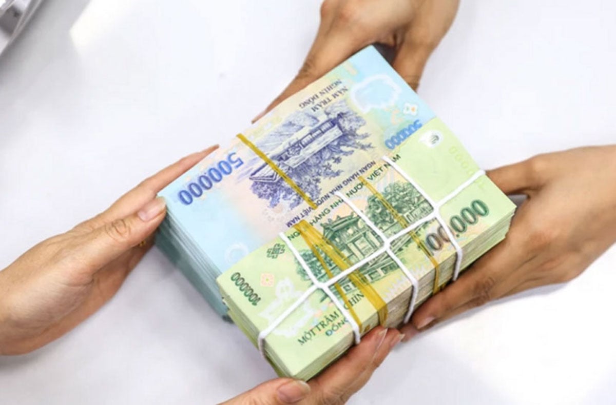 Tiền gửi của người dân vào ngân hàng vượt xa doanh nghiệp Tiền gửi của người dân vào ngân hàng vượt xa doanh nghiệp
