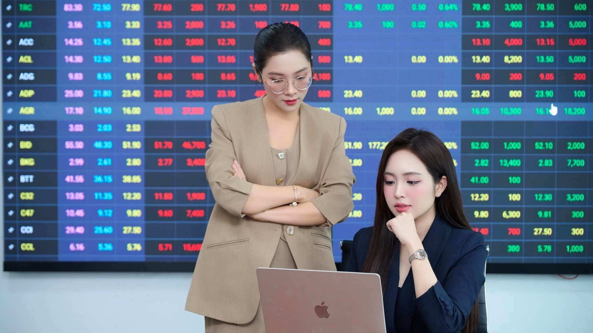 Vn Index Gap Kho Vi Tru Khoi Ngoai Ban Rong Hon 1 600 Ty 1
