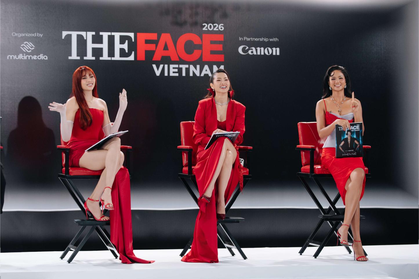 3. Mentor Anh Thư Nhận Xét Và Theo Dõi Từng Yếu Tố Quyết định Thí Sinh Có Nên đi Tiếp Hay Dừng Lại