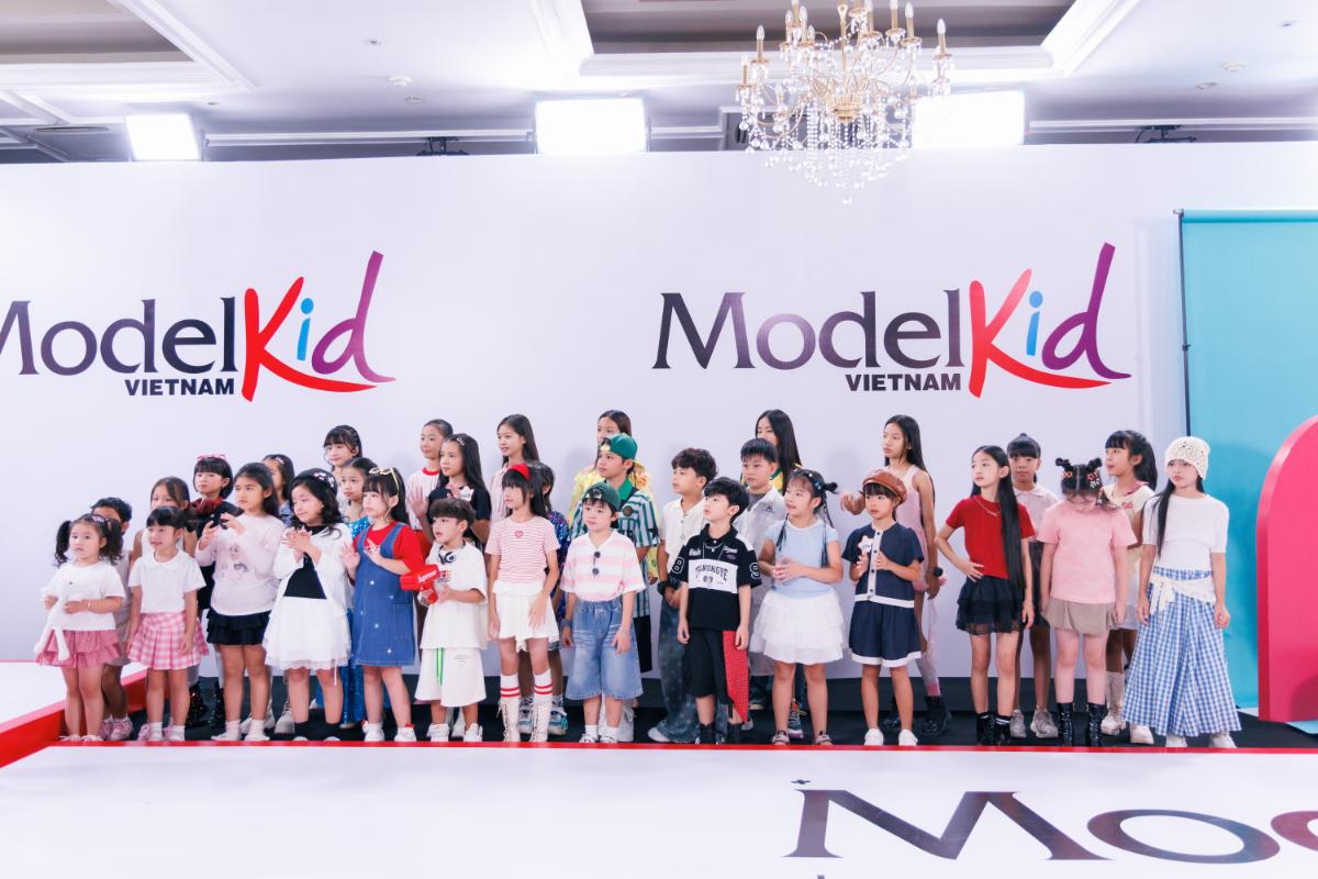 32. Không Khí Sôi động Ở Màn Chào đầu, Các Thí Sinh Nhí Sẵn Sàng Bước Vào Vòng 2 Casting Model Kid Vietnam 2026 (1)