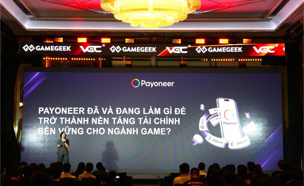 Bà Trang Nguyễn, Quản Lý Phát Triển Kinh Doanh Tại Payoneer Việt Nam Phát Biểu Tại Sự Kiện (1)
