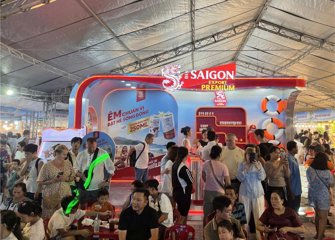 Gian Hàng Giới Hiệu Bia Saigon Export Premium (bia Saigon Ep) Thu Hút đông đảo Du Khách Tham Gia Trải Nghiệm (1)