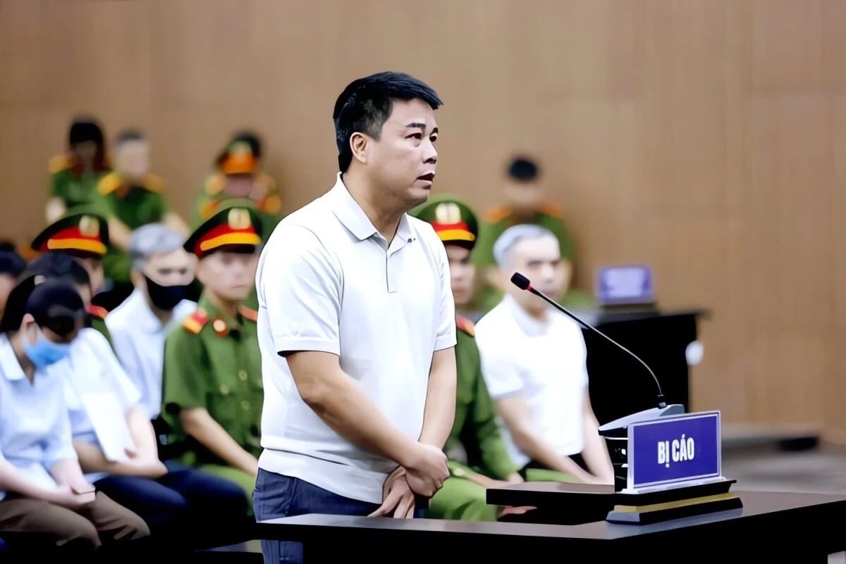 Hậu 'pháo' chịu án 11 năm tù, đã bồi thường 2.700 tỷ và phải nộp thêm 4.300 tỷ đồng Hậu 'pháo' chịu án 11 năm tù, đã bồi thường 2.700 tỷ và phải nộp thêm 4.300 tỷ đồng