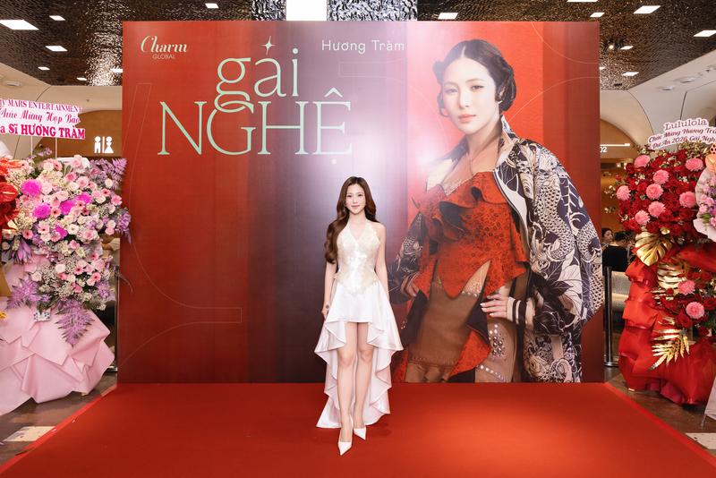 Hương Tràm biến quê hương Nghệ An thành một viện bảo tàng sống trong MV mới Hương Tràm biến quê hương Nghệ An thành một viện bảo tàng sống trong MV mới