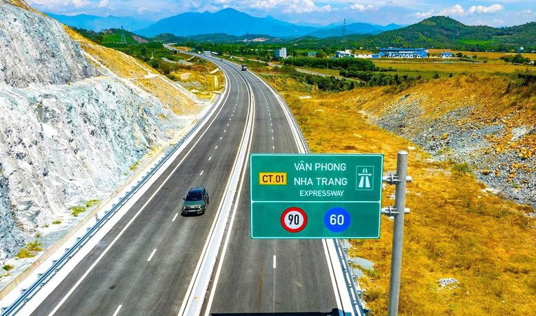 Nam 2050 Ca Nuoc Se Co Hon 10 000km Duong Cao Toc 1