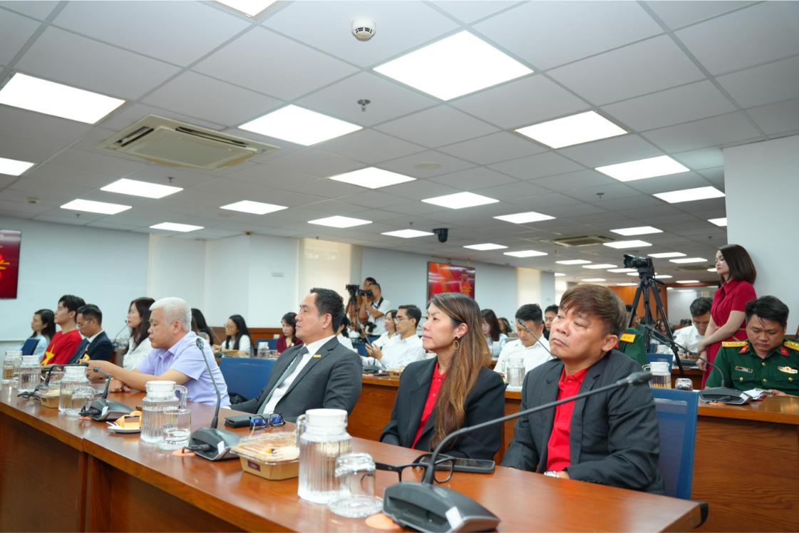 2. Đại Diện Bia Saigon Tham Dự Lễ Công Bố Chương Trình “tổ Quốc Trong Tim” 2026. (1) (1)