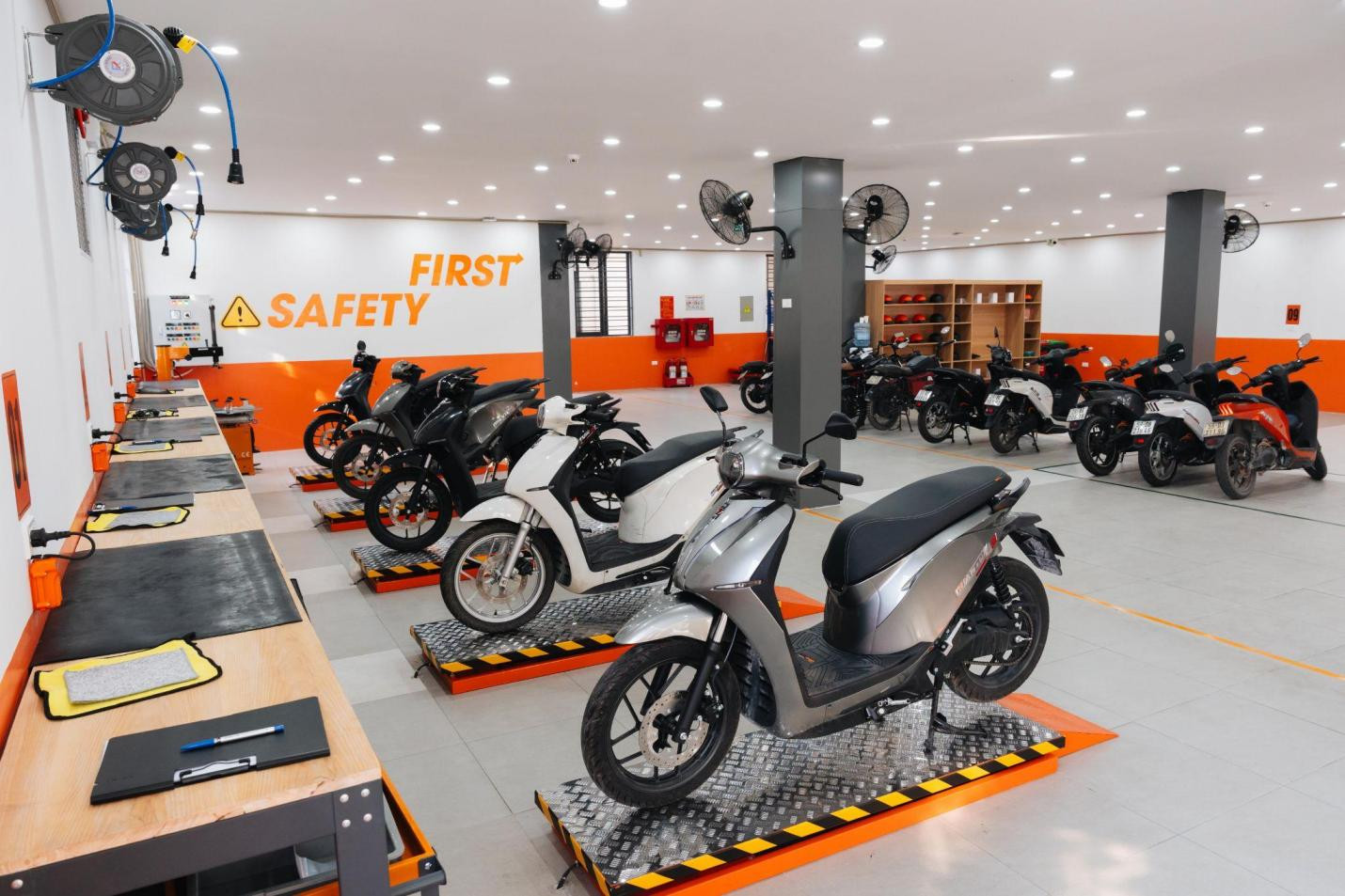 Dat Bike khai trương Mega Service Center 1.000m² tại Hà Nội Dat Bike khai trương Mega Service Center 1.000m² tại Hà Nội