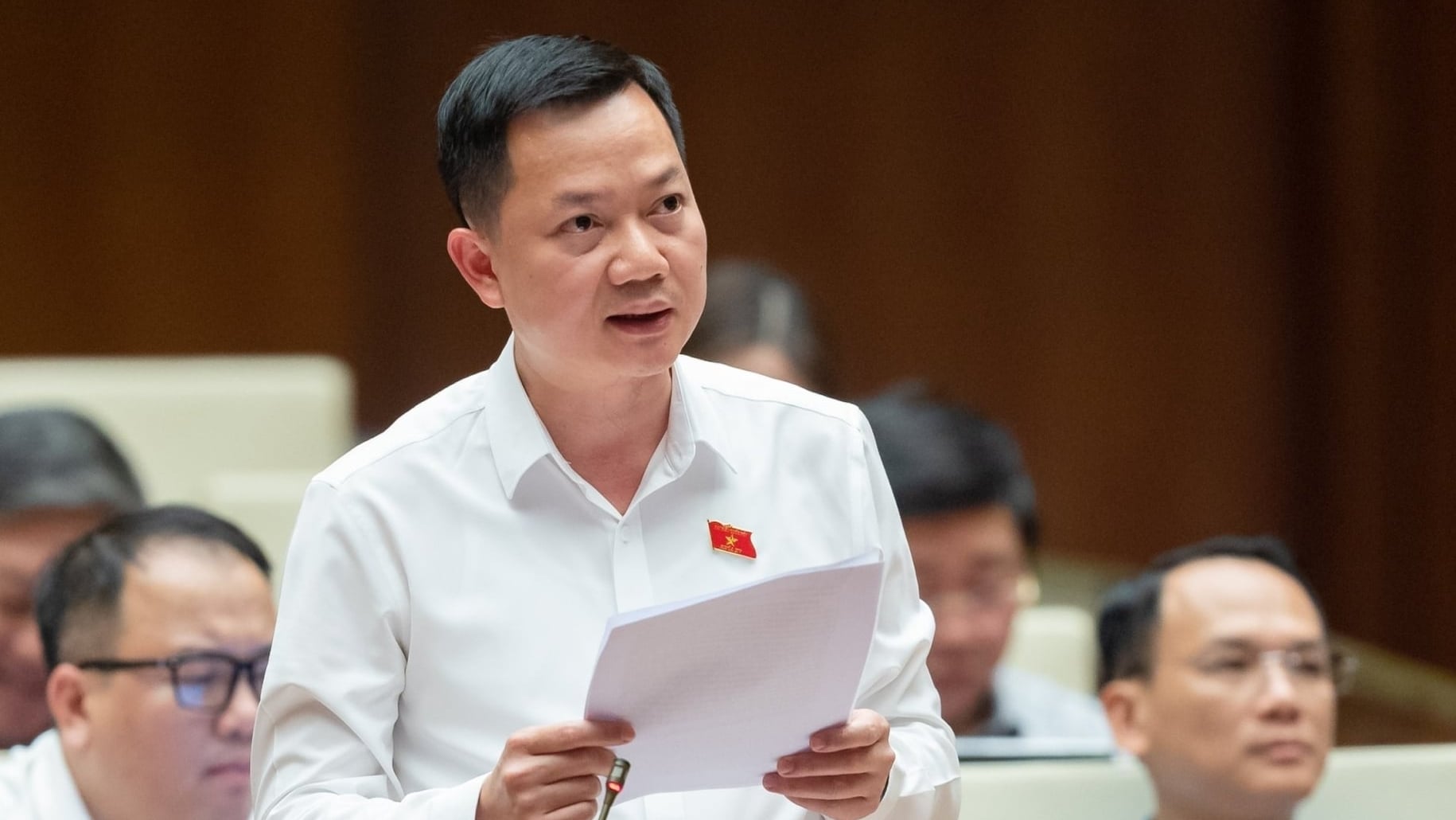De Xuat Dua Kim Cuong Vao Nganh Nghe Kinh Doanh Co Dieu Kien Nhu Vang 3