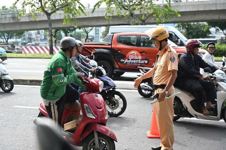 Ngay Dau Nghi Le 2 9 9 Truong Hop Bi Xu Phat Do Khong Tuan Thu Quy Dinh Ve Khoang Cach 1