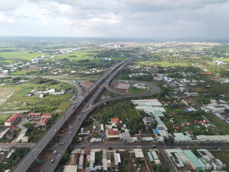 No Luc Hoan Thanh 3 Du An Cao Toc Quan Trong Khu Vuc Phia Nam Trong Nam 2026 1