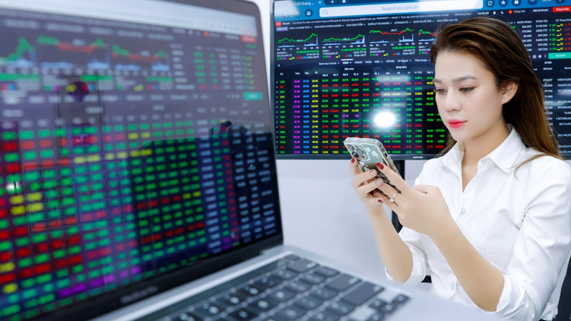 432 mã đỏ lửa, VN-Index rung lắc quanh tham chiếu 432 mã đỏ lửa, VN-Index rung lắc quanh tham chiếu