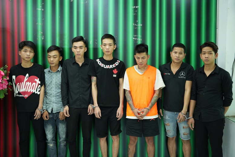 Giu Khan Cap 7 Nguoi Trong Vu O To Tong Vao Dam Dong Truoc Quan An O Tphcm 1