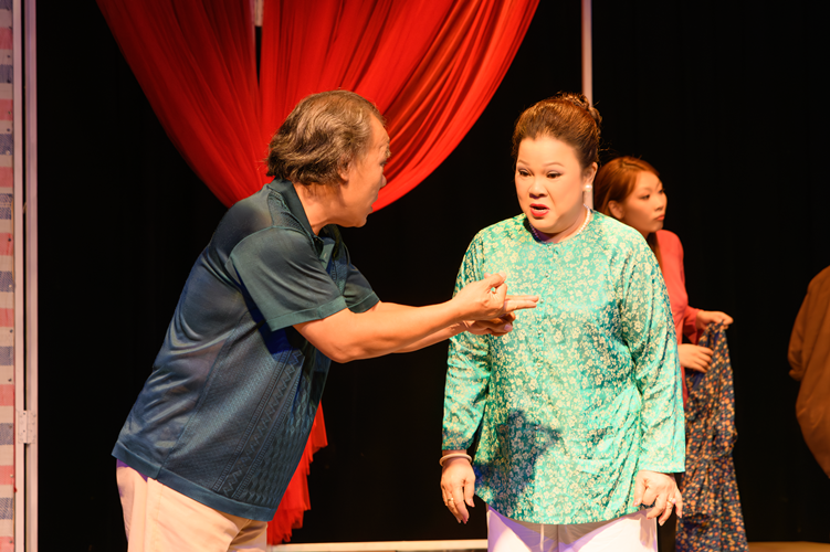 Hài kịch trinh thám “Tiếng hát nửa đêm”: Màu sắc mới đầy sức hút tại nhà hát 5B Hài kịch trinh thám “Tiếng hát nửa đêm”: Màu sắc mới đầy sức hút tại nhà hát 5B