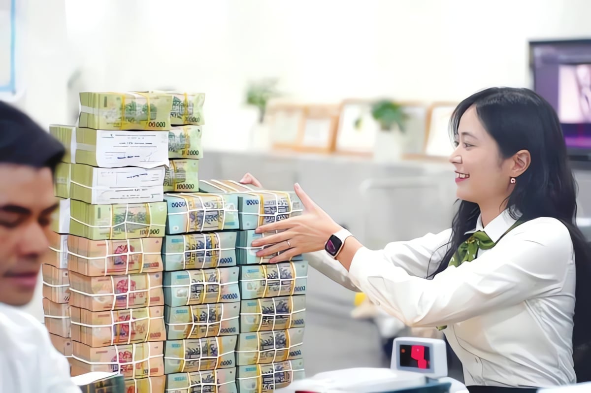 Thanh Khoan Cai Thien Lai Suat Ha Nhiet Nhung Du Dia Noi Long Tien Te Thu Hep 2