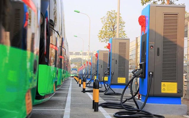 Doanh Nghiep Khong Bat Buoc Mo Tram Sac Cho Xe Dien Hang Khac 1