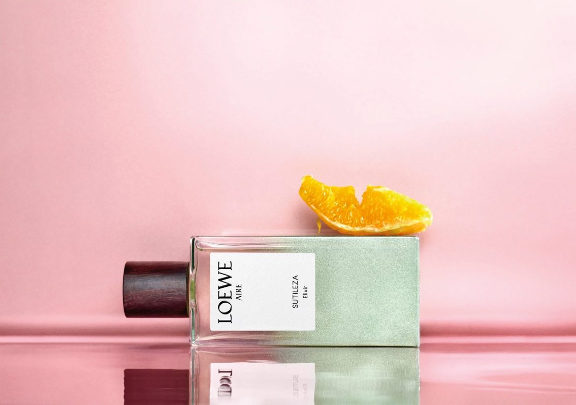Loewe Perfumes Trinh Lang Tuyet Tac Huong Sac Moi Mang Nong Do Elixir Dam Dac 4