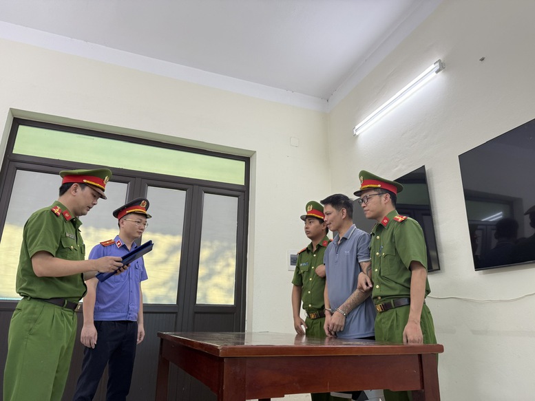 Phu Tho Khoi To Bat Tam Giam Doi Tuong Co Hanh Vi Nguoc Dai Hanh Ha Hai Con Ruot 1
